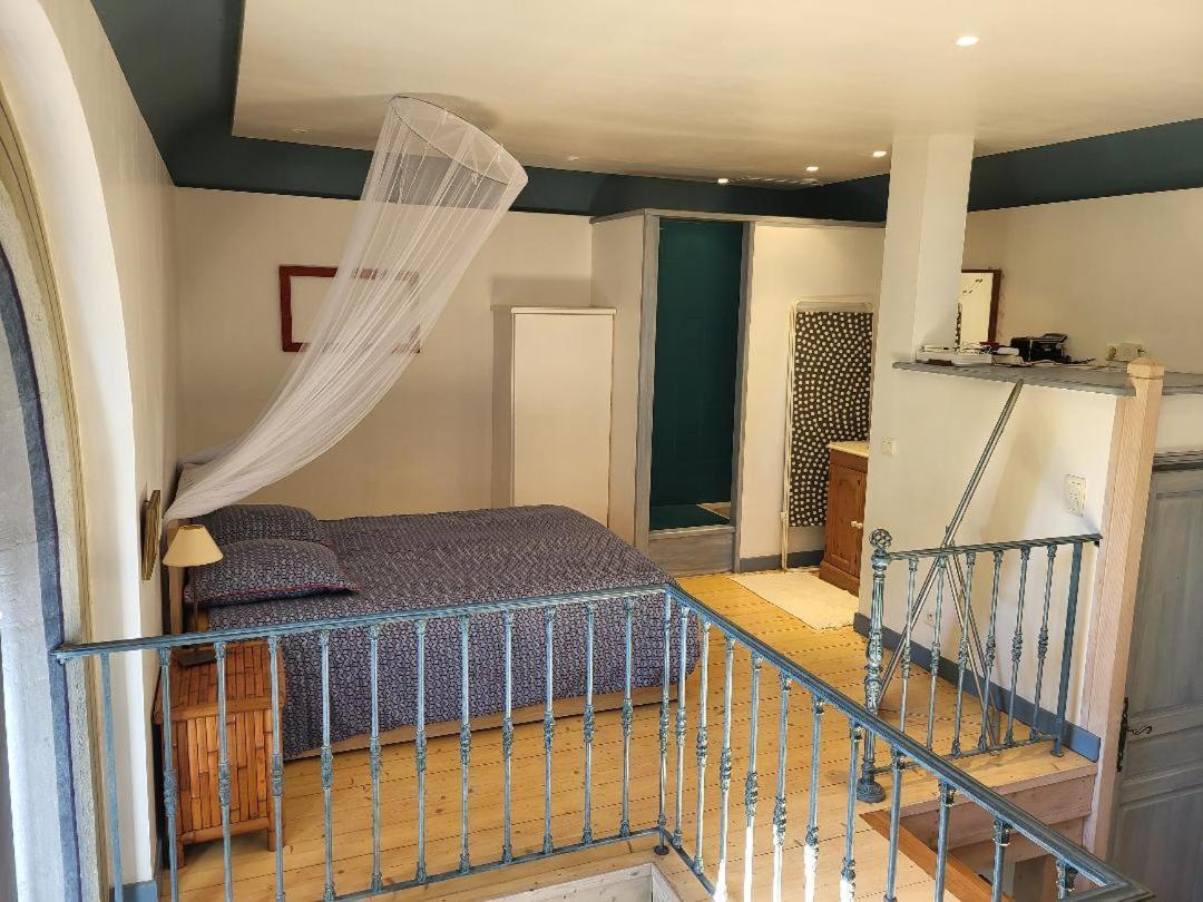 Atypique Chapelle Amenagee Hébergement de vacances *